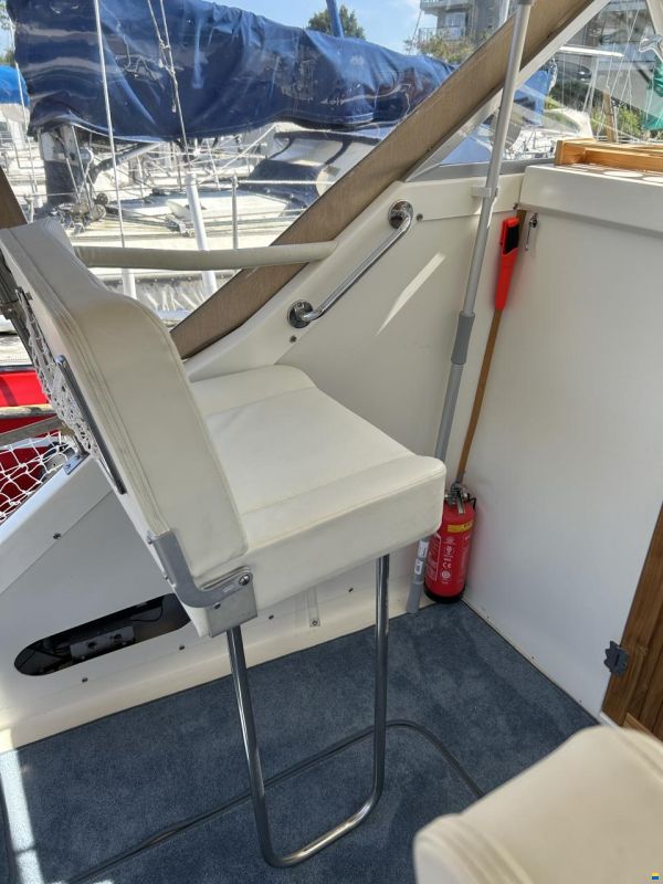 Bertram 25 Express Cruiser