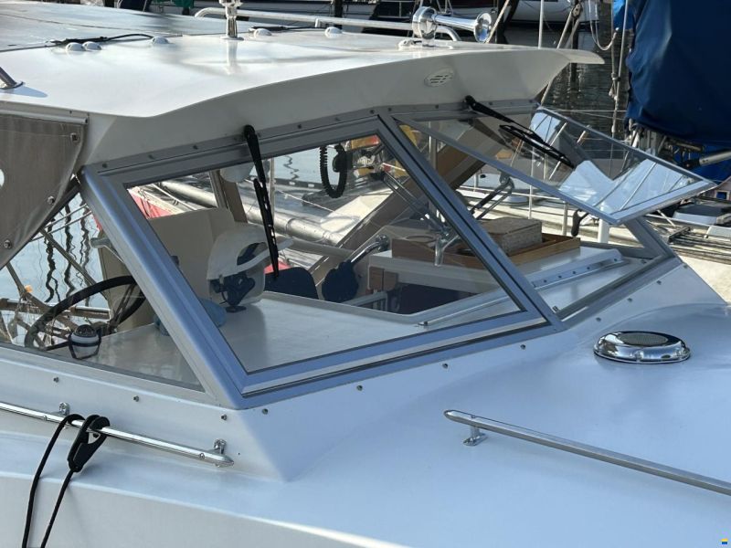 Bertram 25 Express Cruiser
