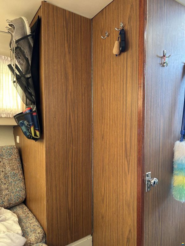 Bertram 25 Express Cruiser