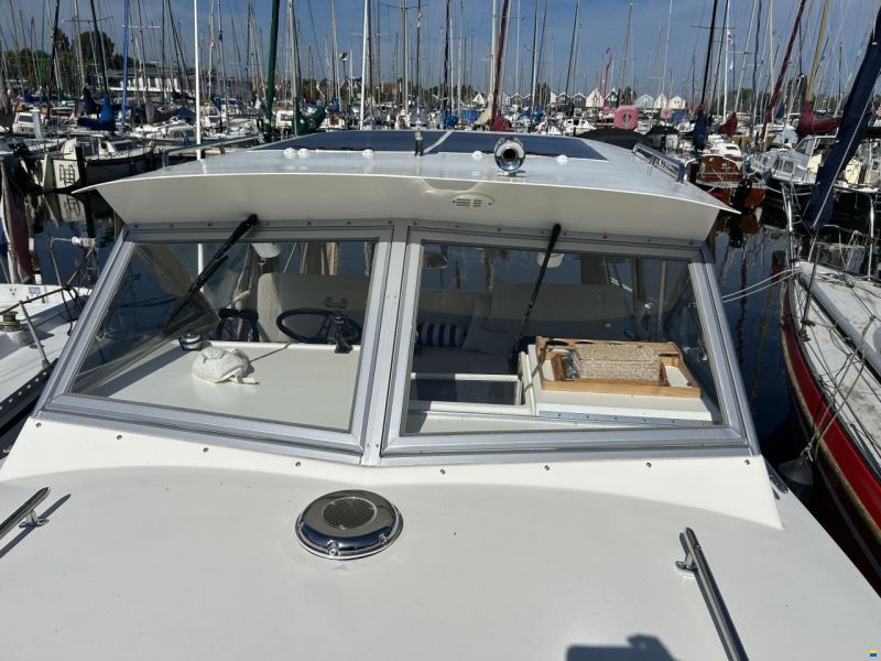 Bertram 25 Express Cruiser
