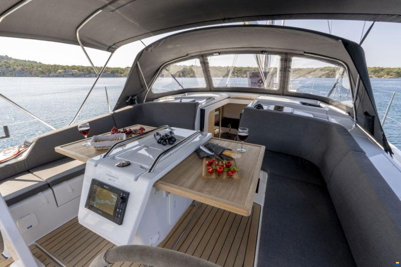 Hanse 410