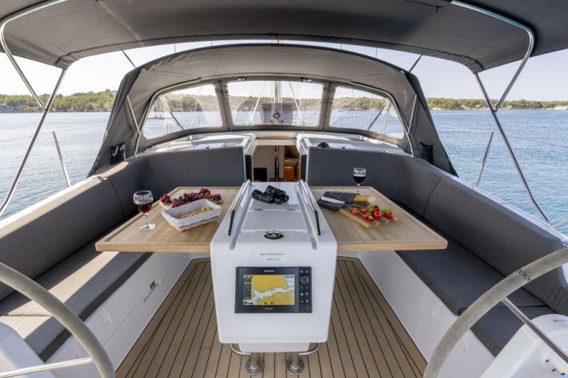 Hanse 410