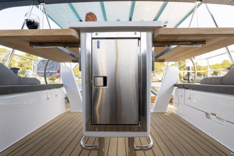 Hanse 410