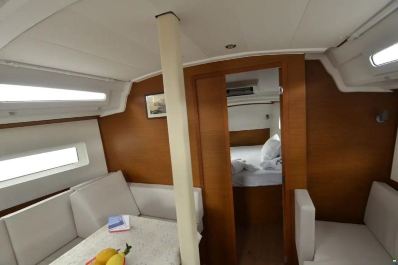 Jeanneau Sun Odyssey 380
