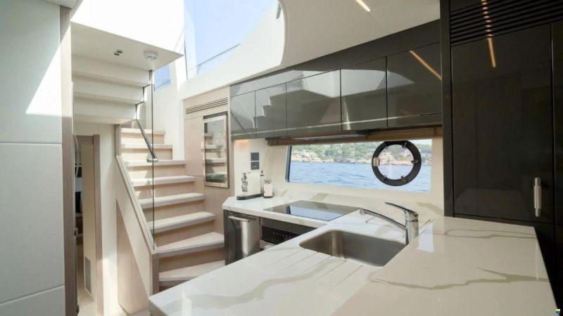 Sunseeker 74 Sport Yacht