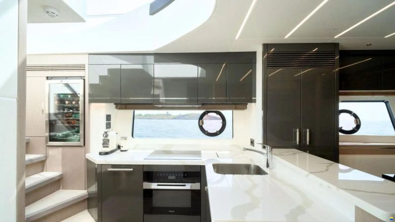 Sunseeker 74 Sport Yacht