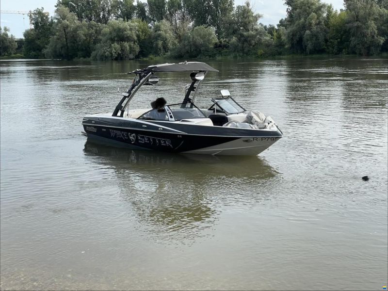 Malibu Wakesetter VLX Corvette Limited Edition