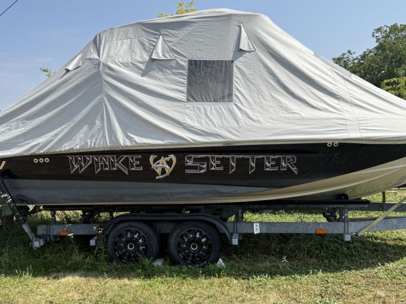 Malibu Wakesetter VLX Corvette Limited Edition