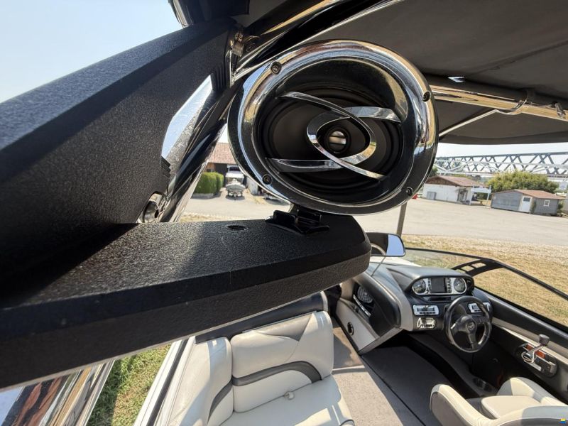 Malibu Wakesetter VLX Corvette Limited Edition