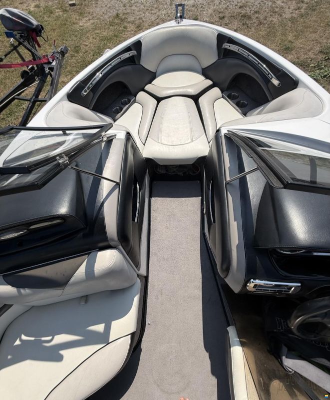 Malibu Wakesetter VLX Corvette Limited Edition