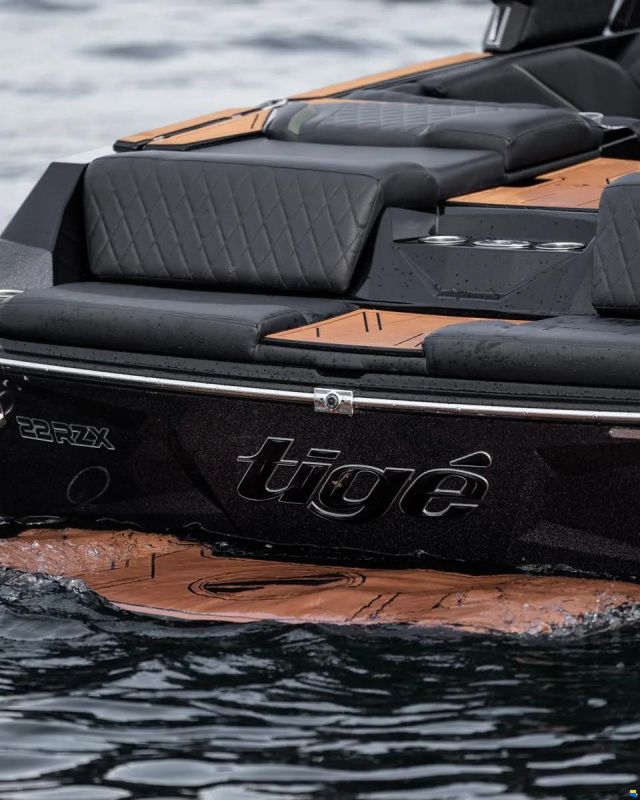 MasterCraft Tigé RZX22