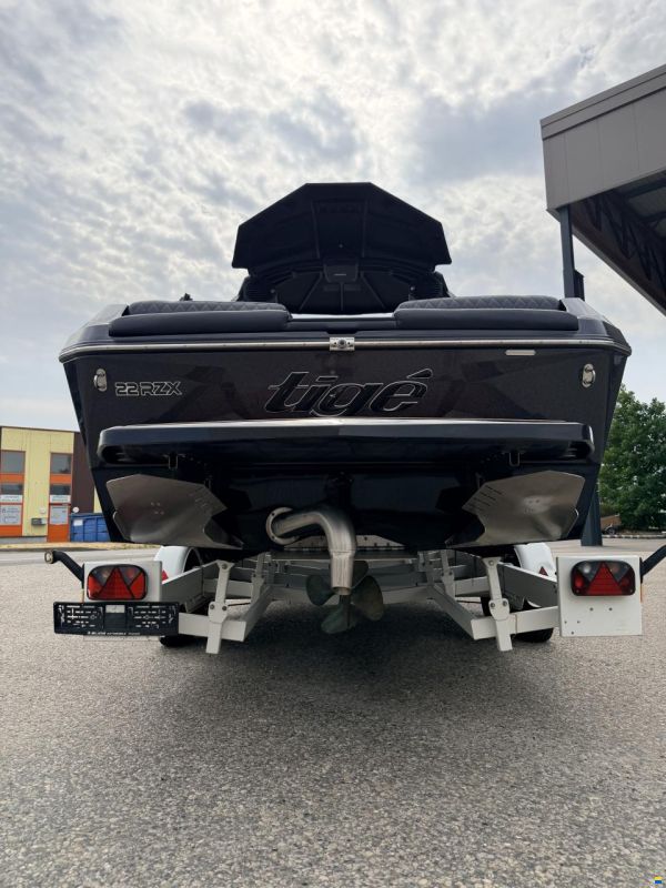 MasterCraft Tigé RZX22
