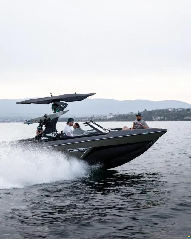 MasterCraft Tigé RZX22