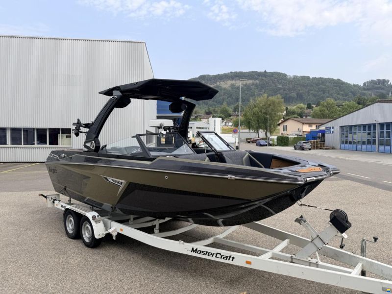 MasterCraft Tigé RZX22