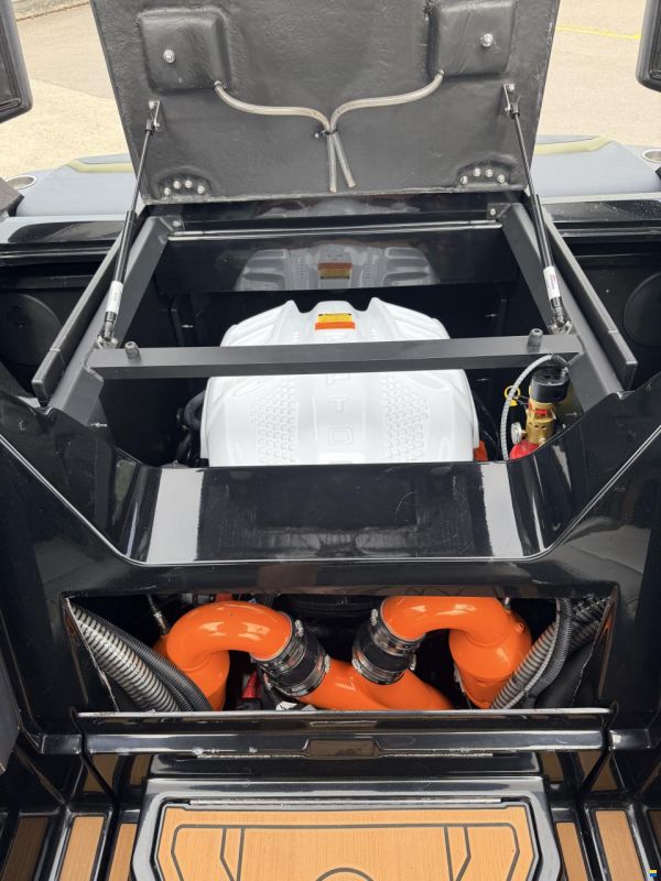 MasterCraft Tigé RZX22
