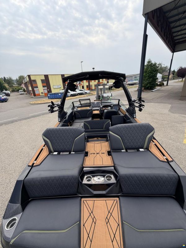 MasterCraft Tigé RZX22