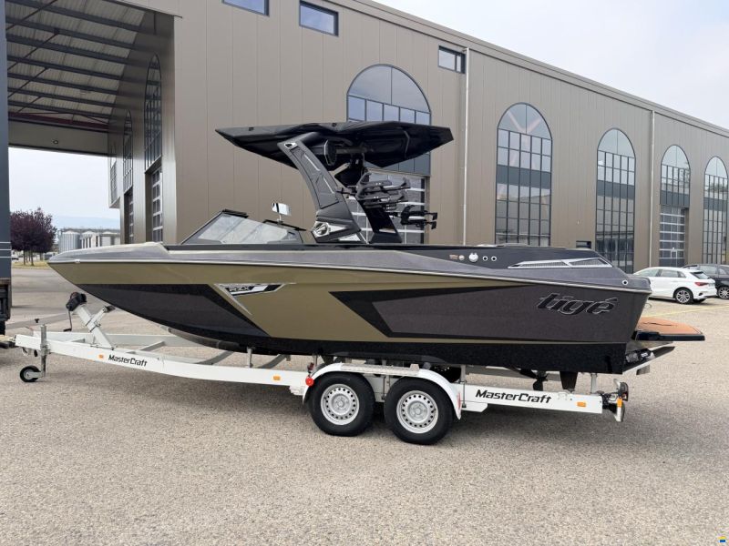 MasterCraft Tigé RZX22
