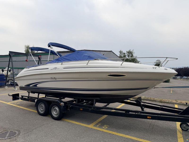 Sea Ray 215 EC