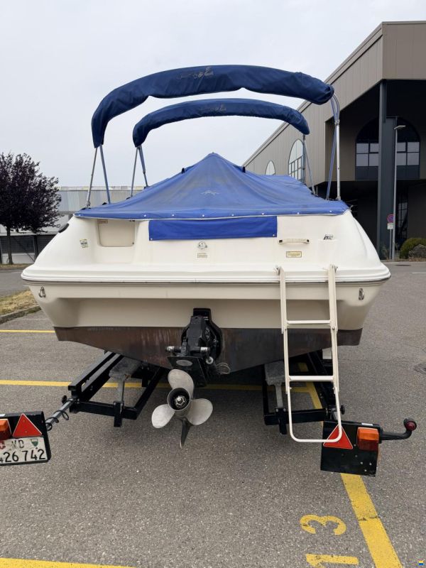 Sea Ray 215 EC