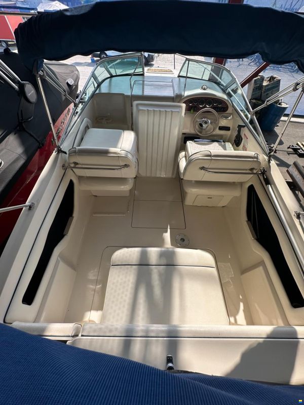 Sea Ray 215 EC