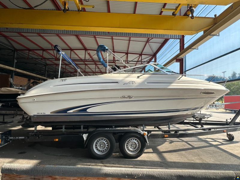 Sea Ray 215 EC