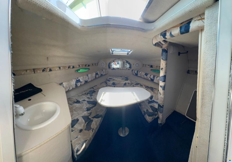 Sea Ray 215 EC