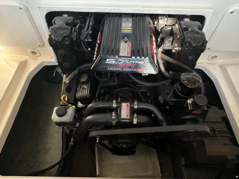 Sea Ray 215 EC