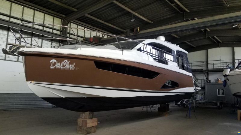 Sealine C330
