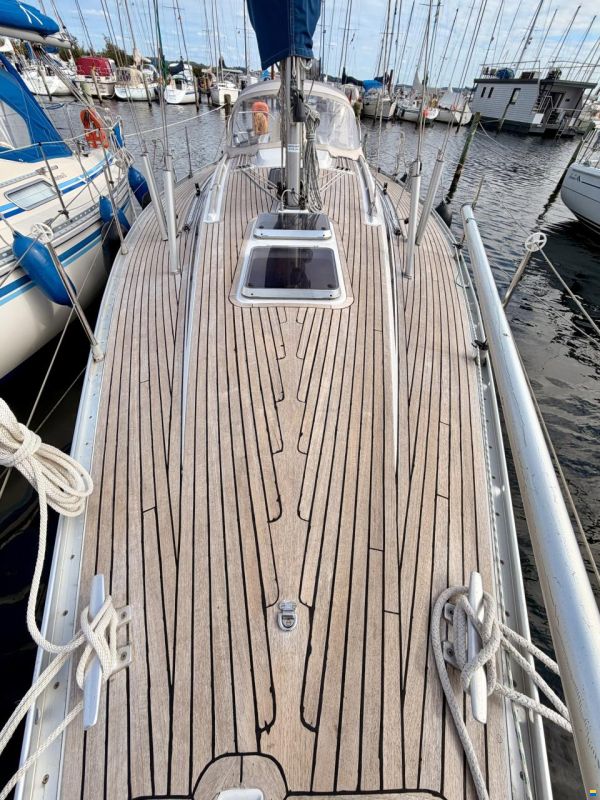 Grand Soleil 343