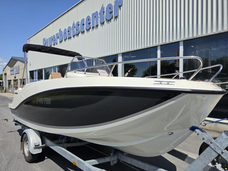 Quicksilver Activ 555 open