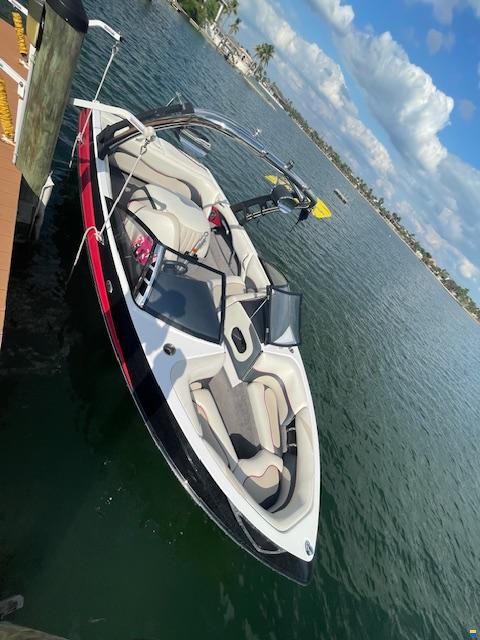 Malibu FXI 20