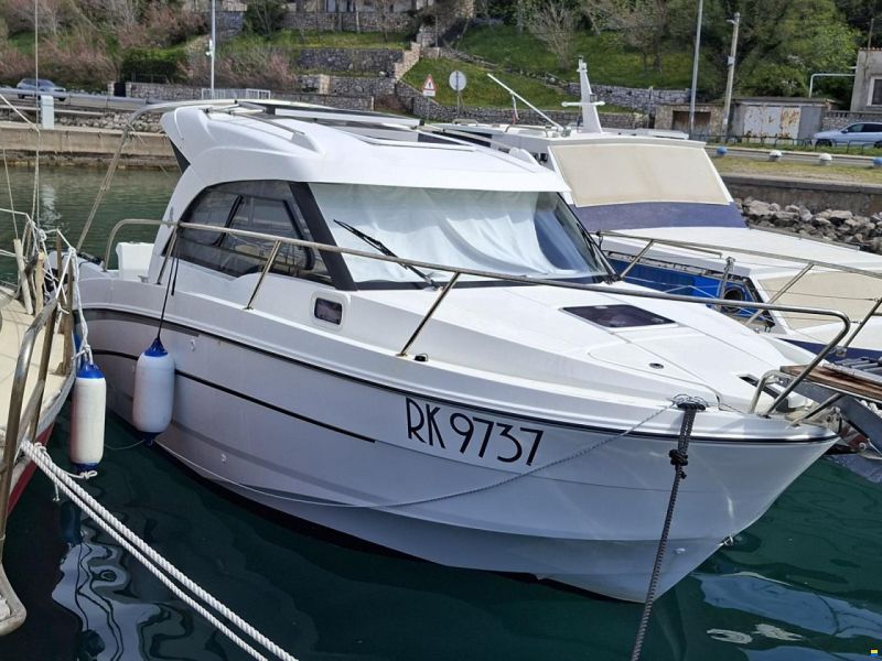 Beneteau Antares 8 OB