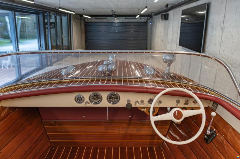 Chris Craft 18’ Continental Custom