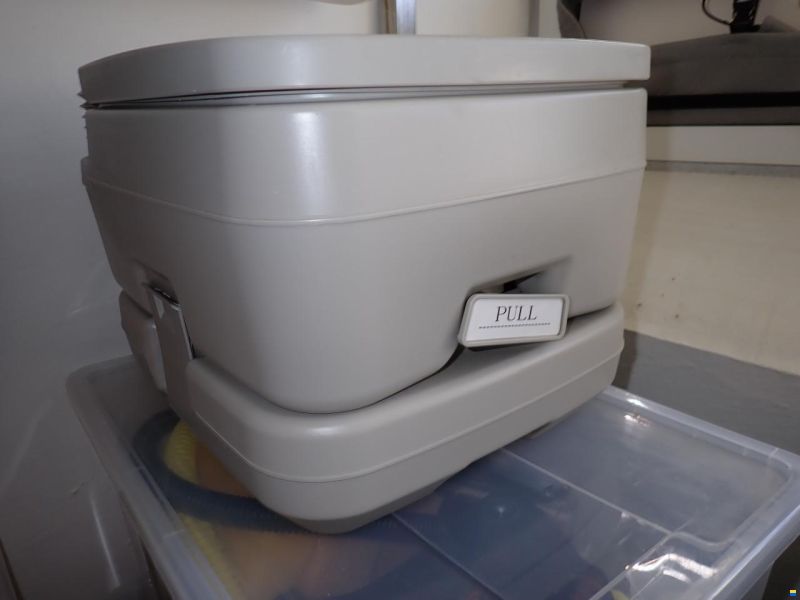 Elan 210