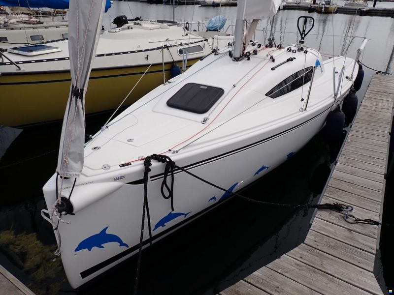 Elan 210