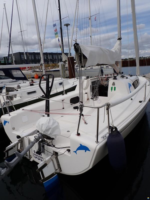 Elan 210