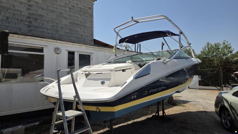 Regal 2200 Open Fastrack