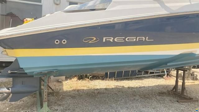 Regal 2200 Open Fastrack