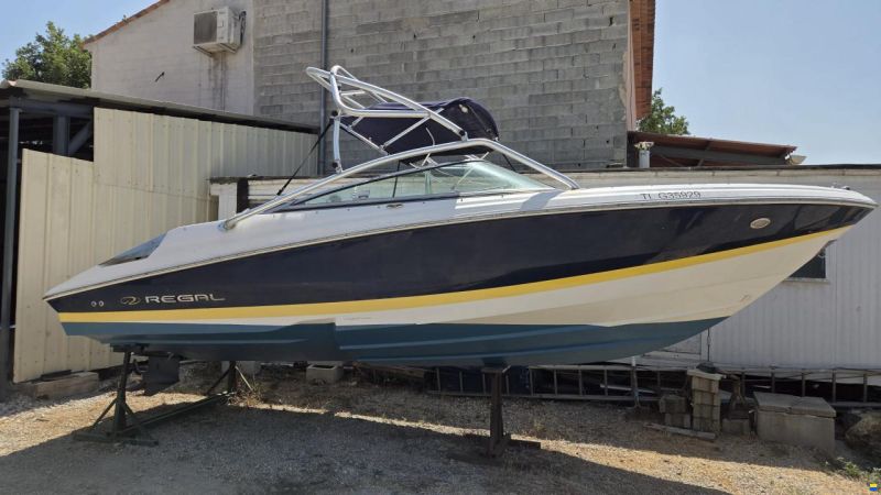 Regal 2200 Open Fastrack