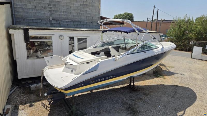 Regal 2200 Open Fastrack
