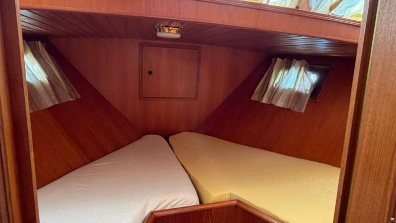 Van der Valk 1300 Fly Bridge