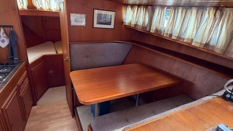 Van der Valk 1300 Fly Bridge
