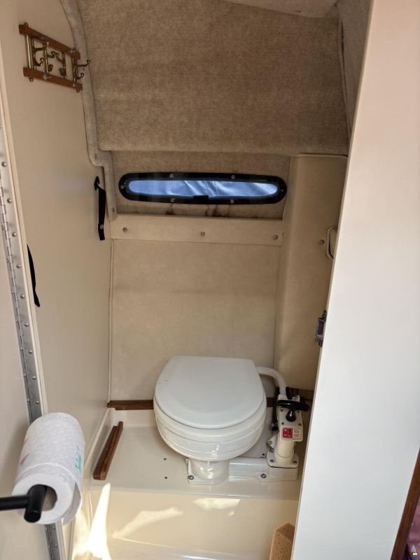 Sea Ray 230 Dalt
