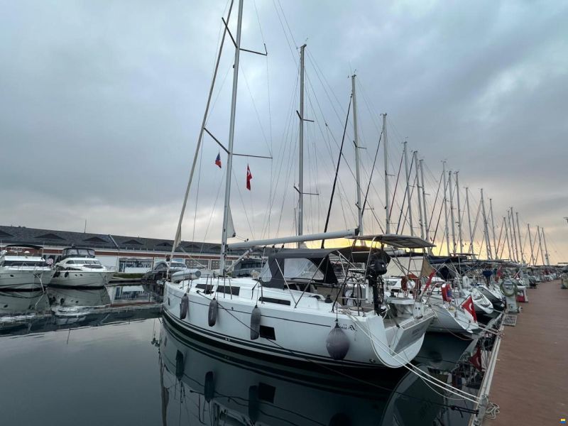 Hanse 418