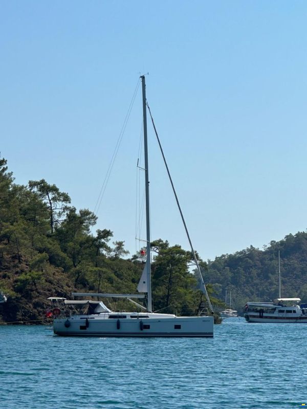 Hanse 418
