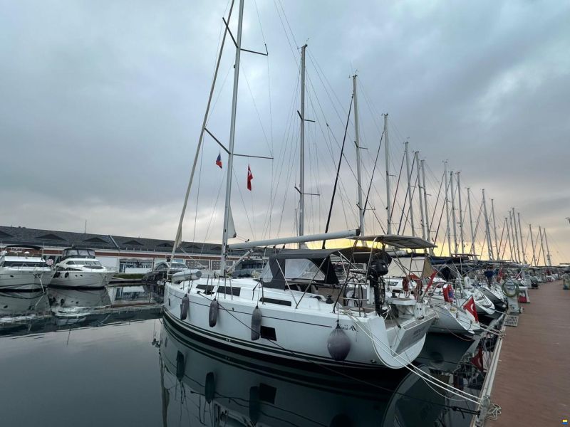 Hanse 418