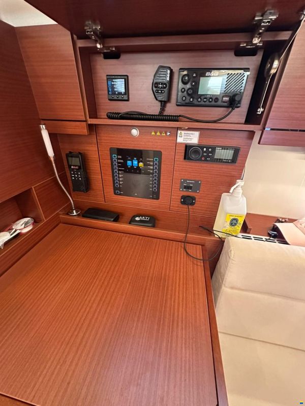 Hanse 418