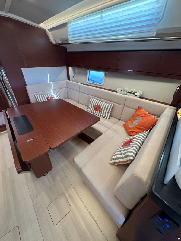 Hanse 418