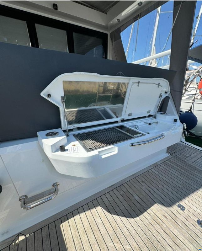 Sealine C390