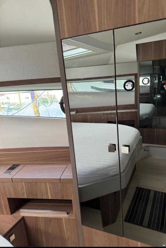 Sealine C390